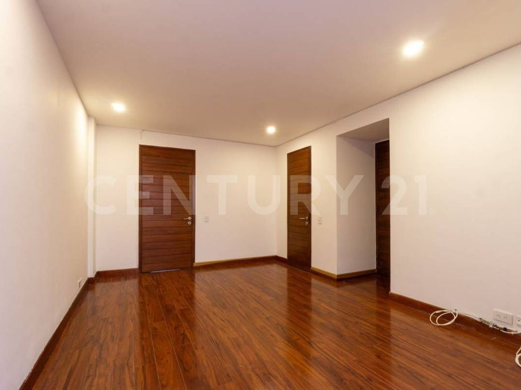 Apartamento de 2 alcobas en venta en Chico Navarra, Bogotá, 95 m² · foto 9 de 14