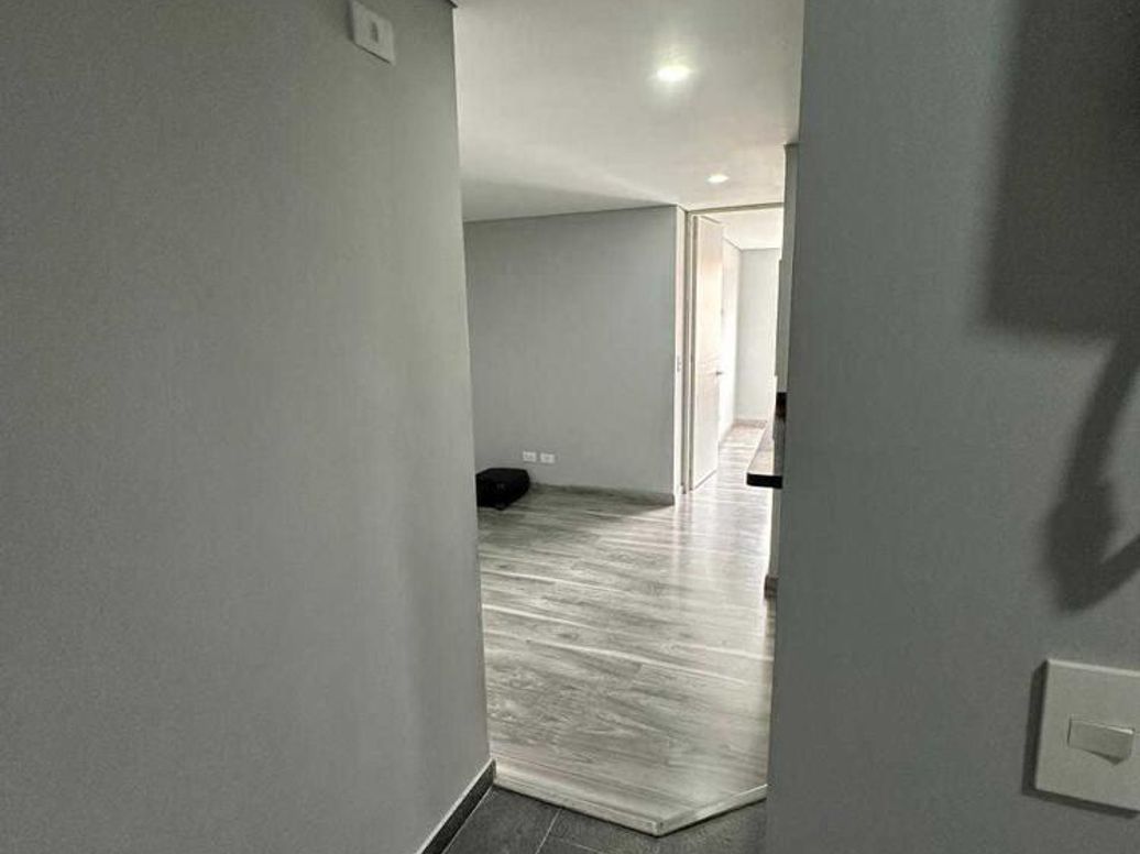 Apartamento de 3 alcobas en venta en La Esperanza Norte, Bogotá, 42 m² · foto 4 de 14