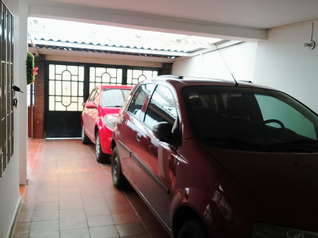 Casa de 5 alcobas en venta en Villa Luz, Bogotá, 364 m² · foto 17 de 20