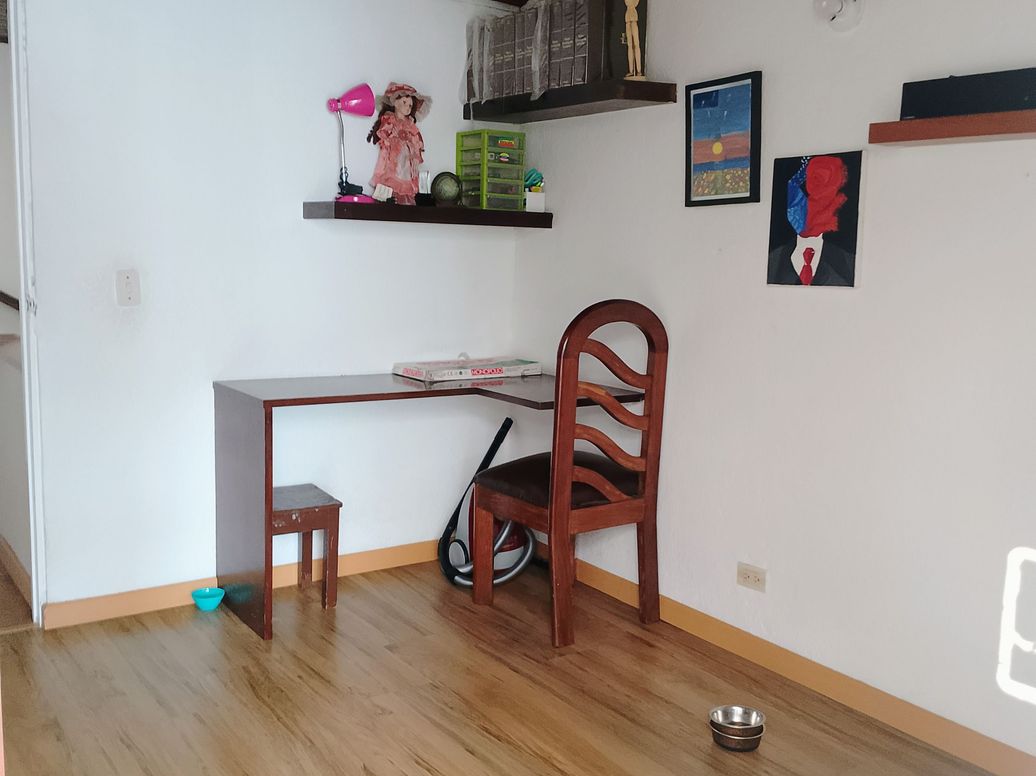 Casa de 5 alcobas en venta en Villa Luz, Bogotá, 364 m² · foto 3 de 20
