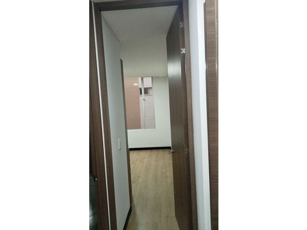 Apartamento de 2 alcobas en venta en El Batán, Bogotá, 59 m² · foto 4 de 14