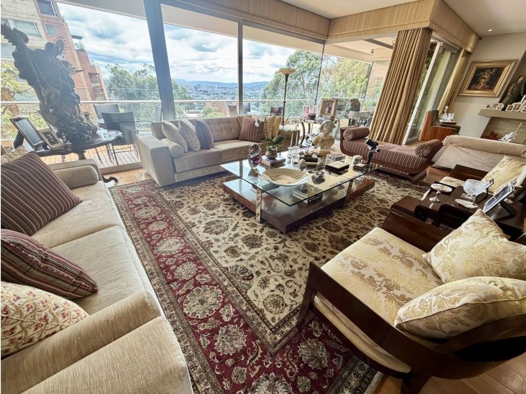 Apartamento de 3 alcobas en venta en Los Rosales, Bogotá, 452 m² · foto 2 de 20