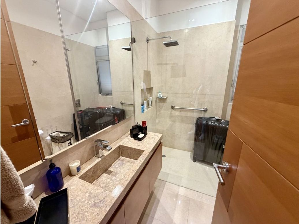 Apartamento de 3 alcobas en venta en Los Rosales, Bogotá, 452 m² · foto 19 de 20