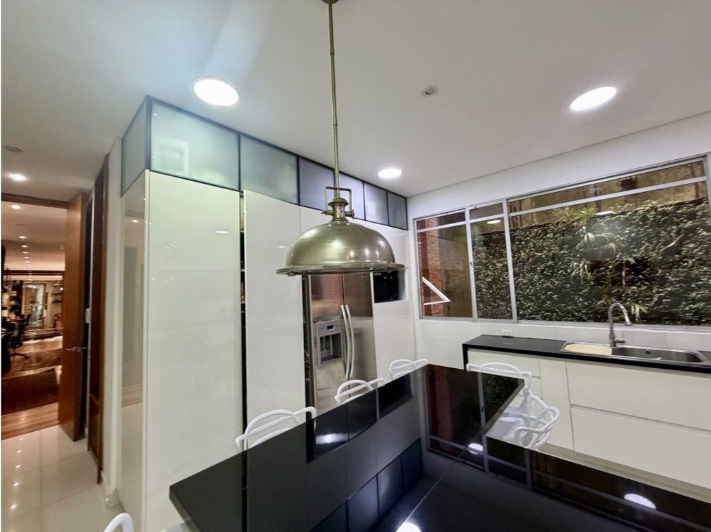Apartamento de 3 alcobas en venta en Los Rosales, Bogotá, 452 m² · foto 8 de 20
