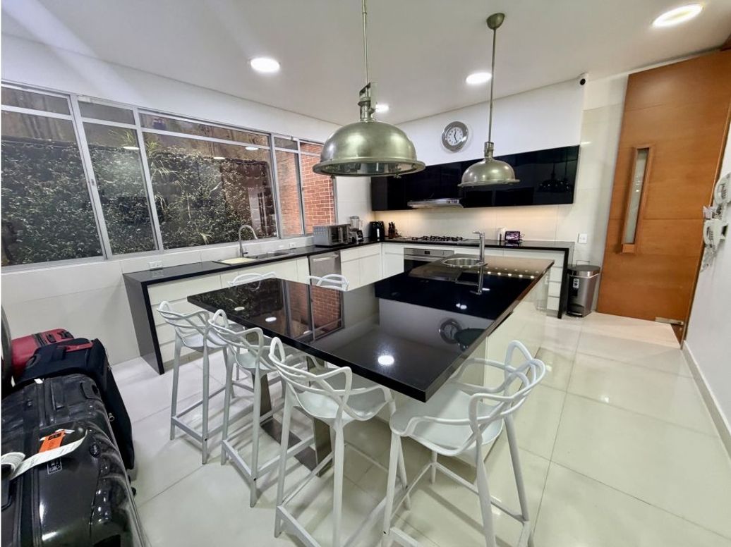 Apartamento de 3 alcobas en venta en Los Rosales, Bogotá, 452 m² · foto 11 de 20