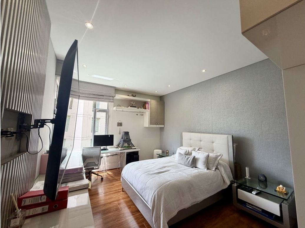Apartamento de 3 alcobas en venta en Los Rosales, Bogotá, 452 m² · foto 14 de 20