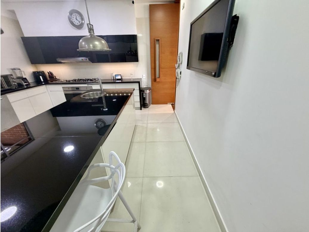 Apartamento de 3 alcobas en venta en Los Rosales, Bogotá, 452 m² · foto 12 de 20