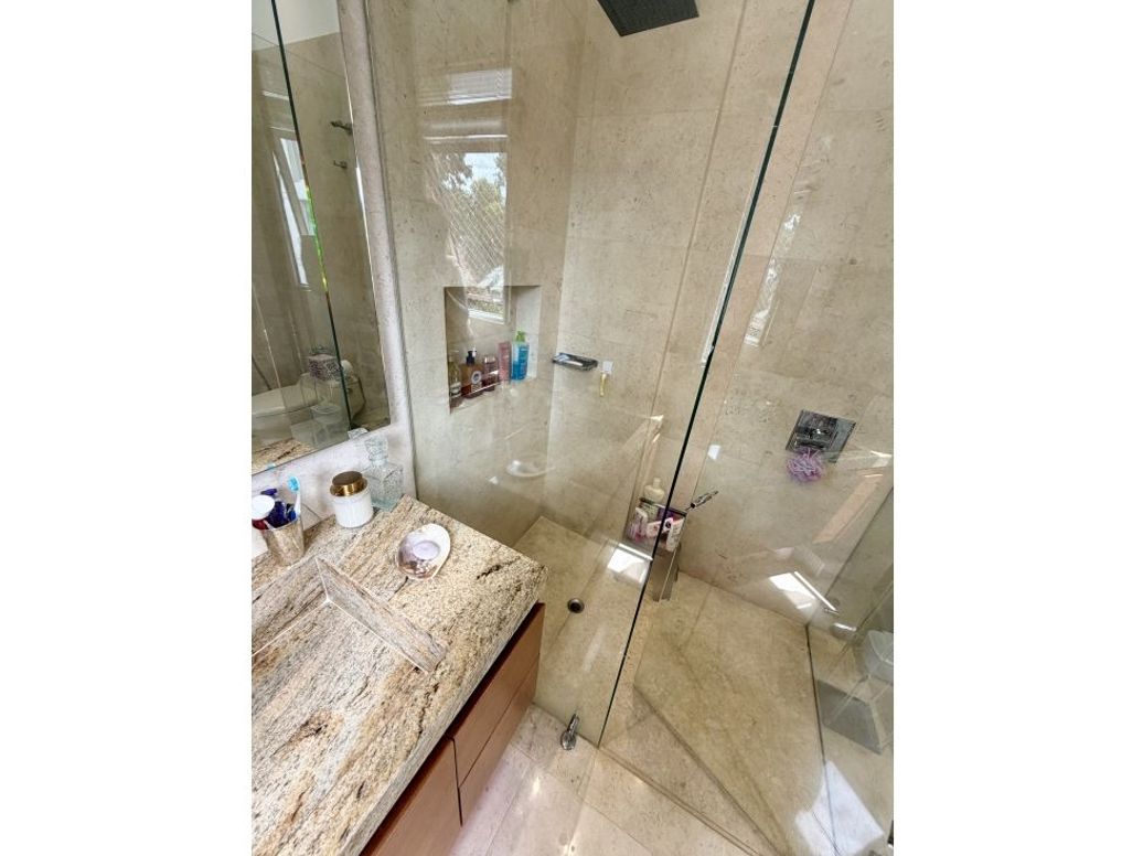 Apartamento de 3 alcobas en venta en Los Rosales, Bogotá, 452 m² · foto 20 de 20