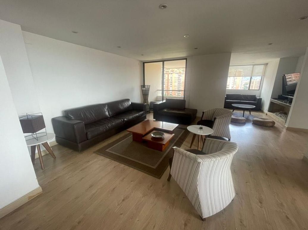APARTAMENTO EN ARRIENDO en Cerros De Los Alpes