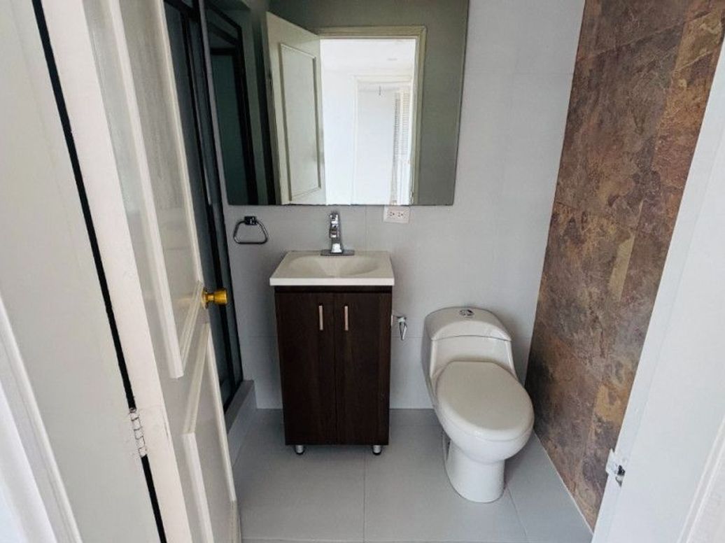 Apartamento de 1 alcoba en arriendo en Chico Norte Et. Iii, Bogotá, 34 m² · foto 11 de 19