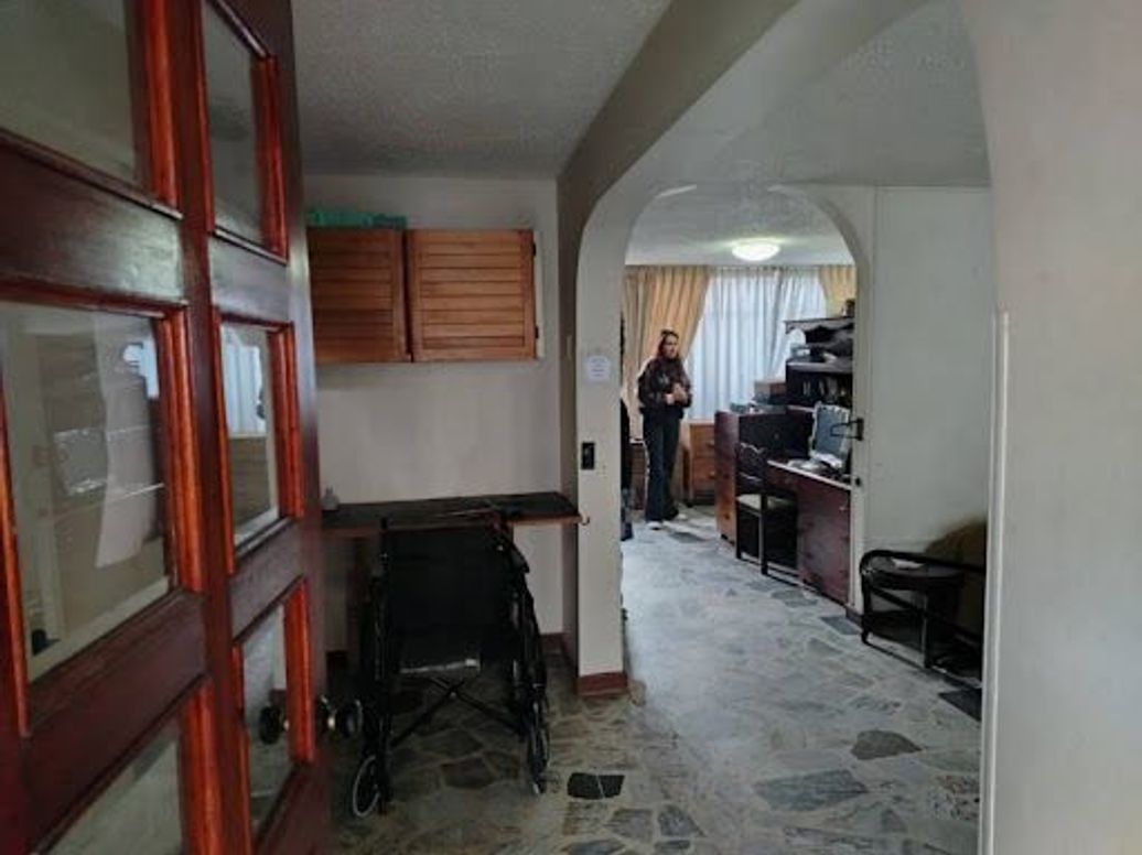 Casa de 5 alcobas en venta en Belalcázar, Bogotá, 246 m² · foto 3 de 17