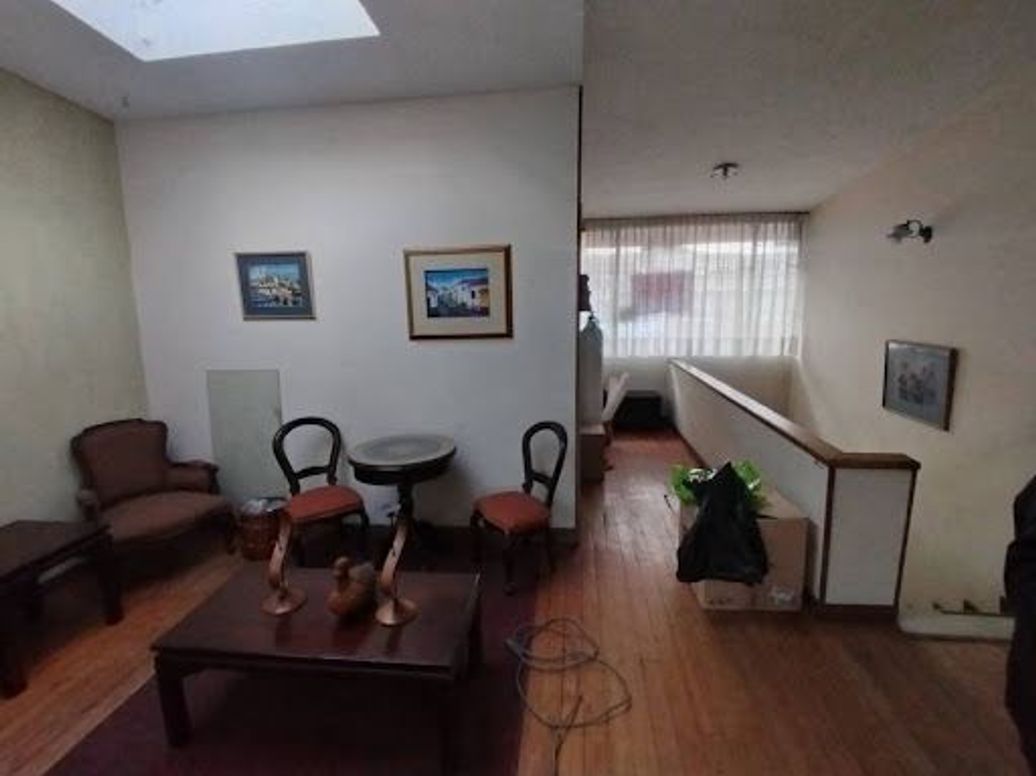 Casa de 5 alcobas en venta en Belalcázar, Bogotá, 246 m² · foto 9 de 17
