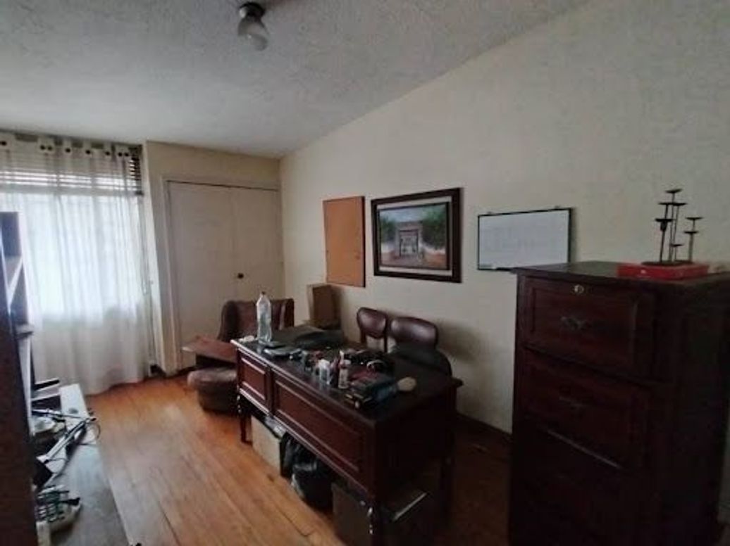 Casa de 5 alcobas en venta en Belalcázar, Bogotá, 246 m² · foto 12 de 17