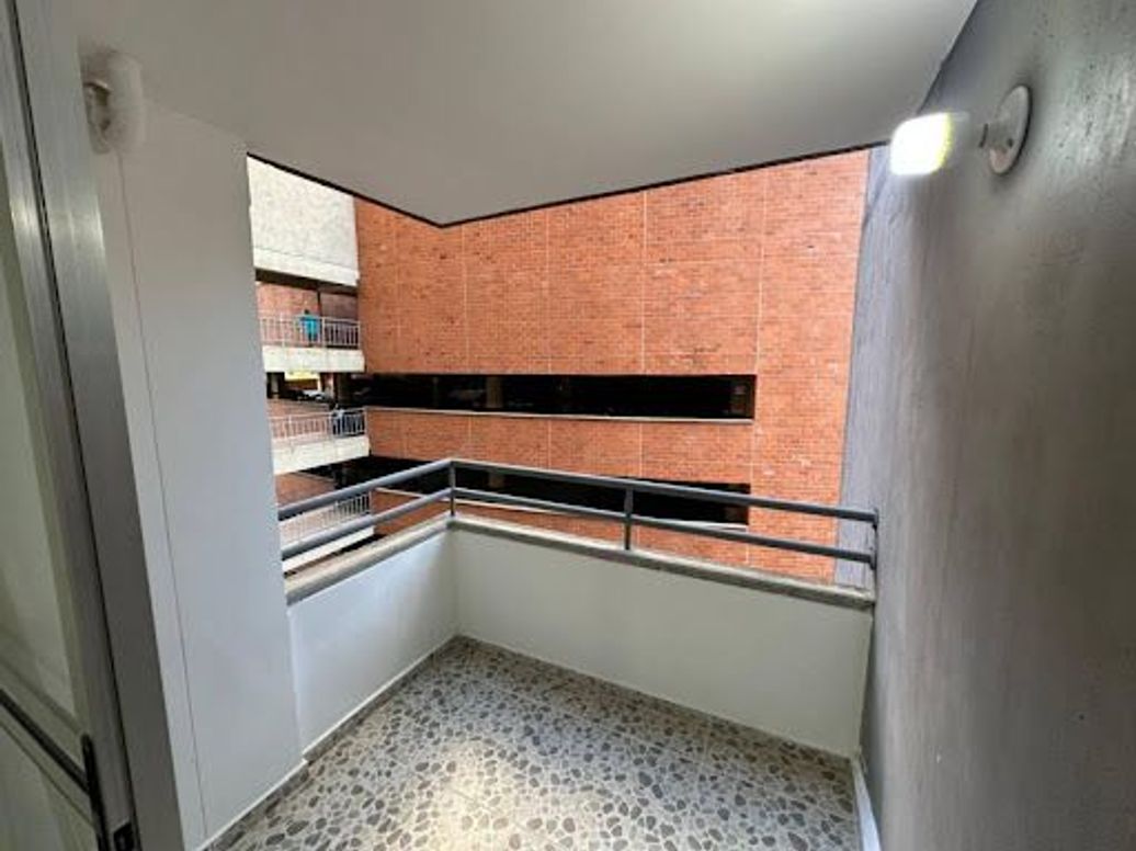 ARRIENDO de APARTAMENTO en MADERA, BELLO en Sector Belvedere