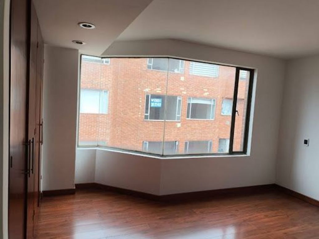 Apartamento de 5 alcobas en venta en Santa Barbara, Bogotá, 380 m² · foto 12 de 20