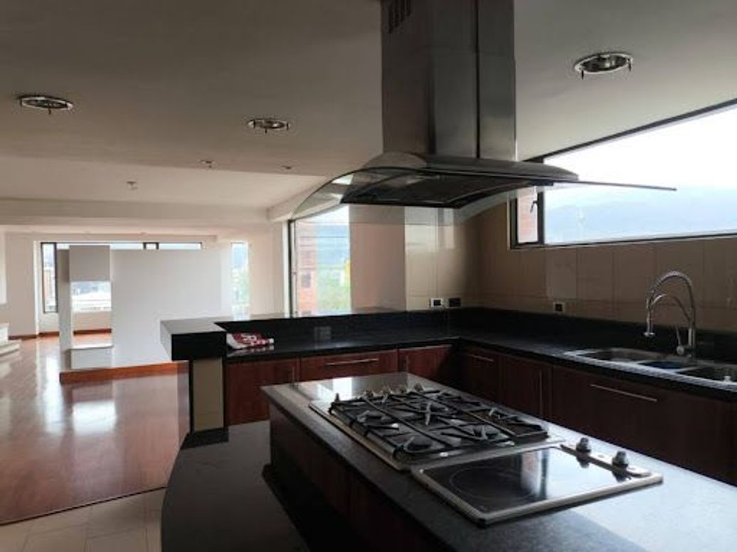 Apartamento de 5 alcobas en venta en Santa Barbara, Bogotá, 380 m² · foto 7 de 20