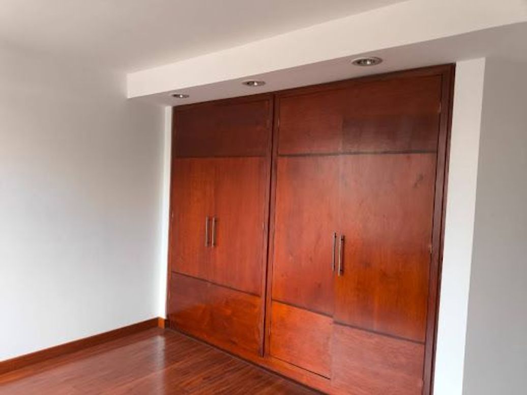 Apartamento de 5 alcobas en venta en Santa Barbara, Bogotá, 380 m² · foto 13 de 20