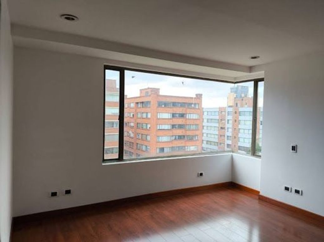 Apartamento de 5 alcobas en venta en Santa Barbara, Bogotá, 380 m² · foto 15 de 20