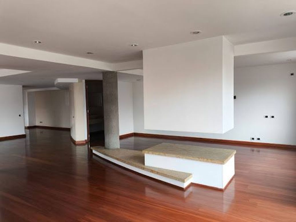 Apartamento de 5 alcobas en venta en Santa Barbara, Bogotá, 380 m² · foto 2 de 20