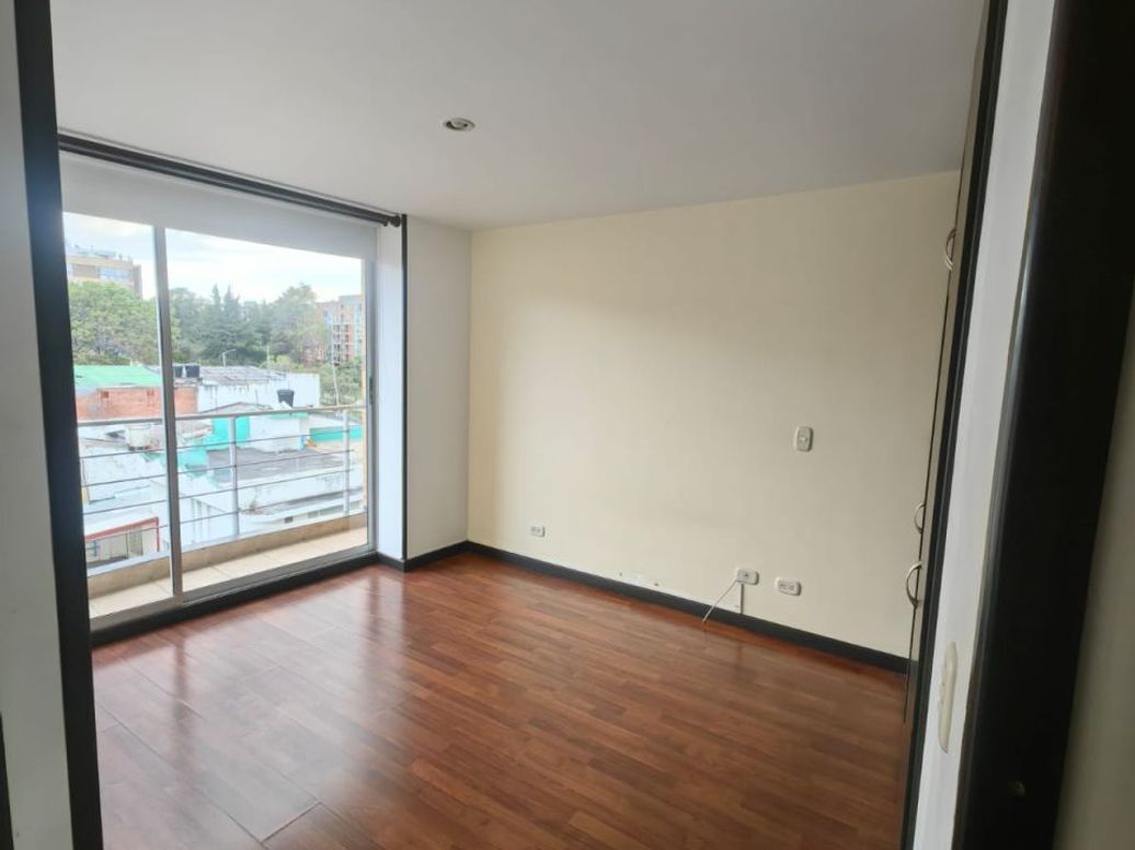 Apartamento de 1 alcoba en venta en Cedritos, Bogotá, 36 m² · foto 2 de 11
