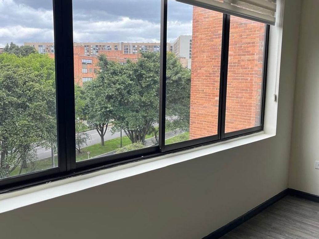 Apartamento de 3 alcobas en venta en Ub. Cordoba, Bogotá, 102 m² · foto 2 de 20