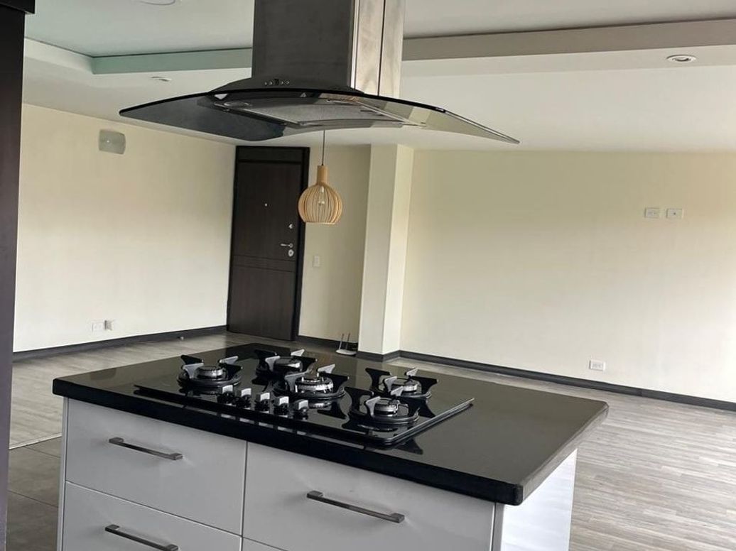 Apartamento de 3 alcobas en venta en Ub. Cordoba, Bogotá, 102 m² · foto 11 de 20