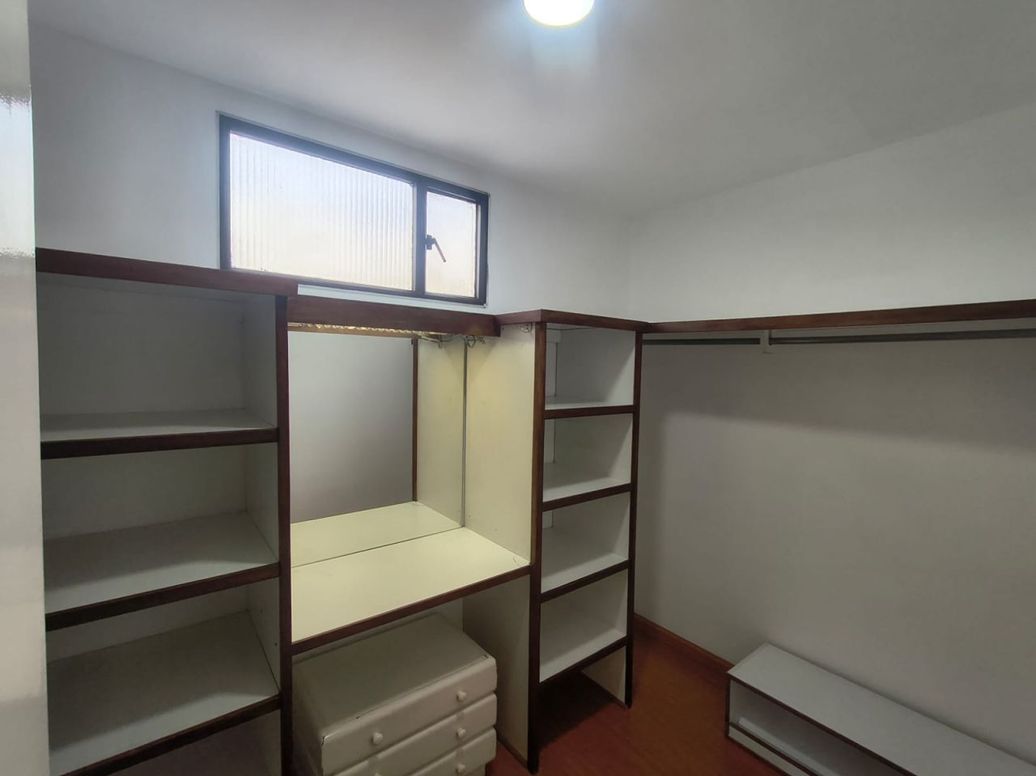 Apartamento de 5 alcobas en venta en Quinta Paredes, Bogotá, 143 m² · foto 12 de 16