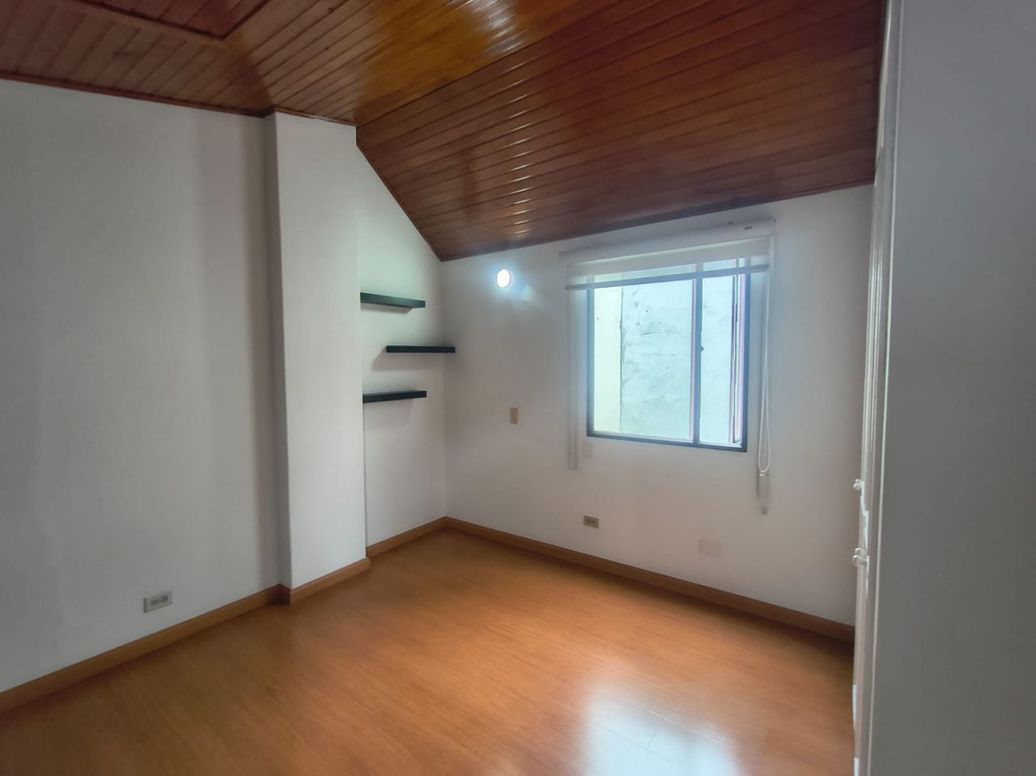 Apartamento de 5 alcobas en venta en Quinta Paredes, Bogotá, 143 m² · foto 14 de 16