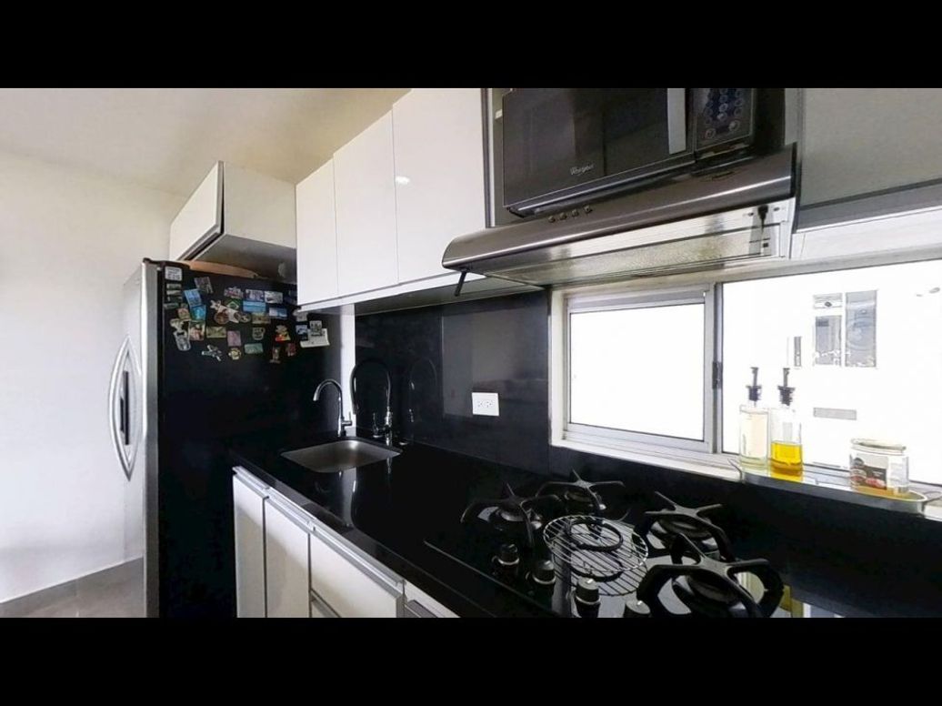 Apartamento de 3 alcobas en venta en San Antonio, Bogotá, 82 m² · foto 2 de 19
