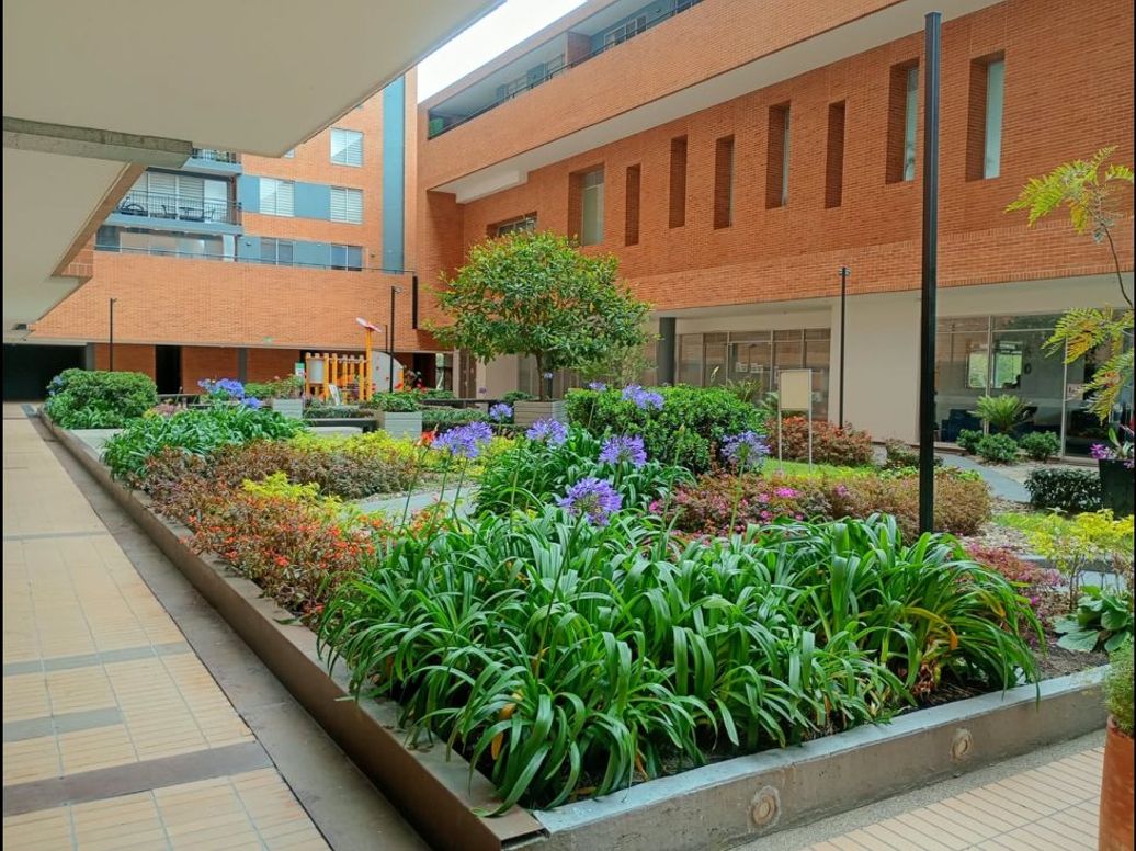 Apartamento de 3 alcobas en venta en San Antonio, Bogotá, 82 m² · foto 16 de 19