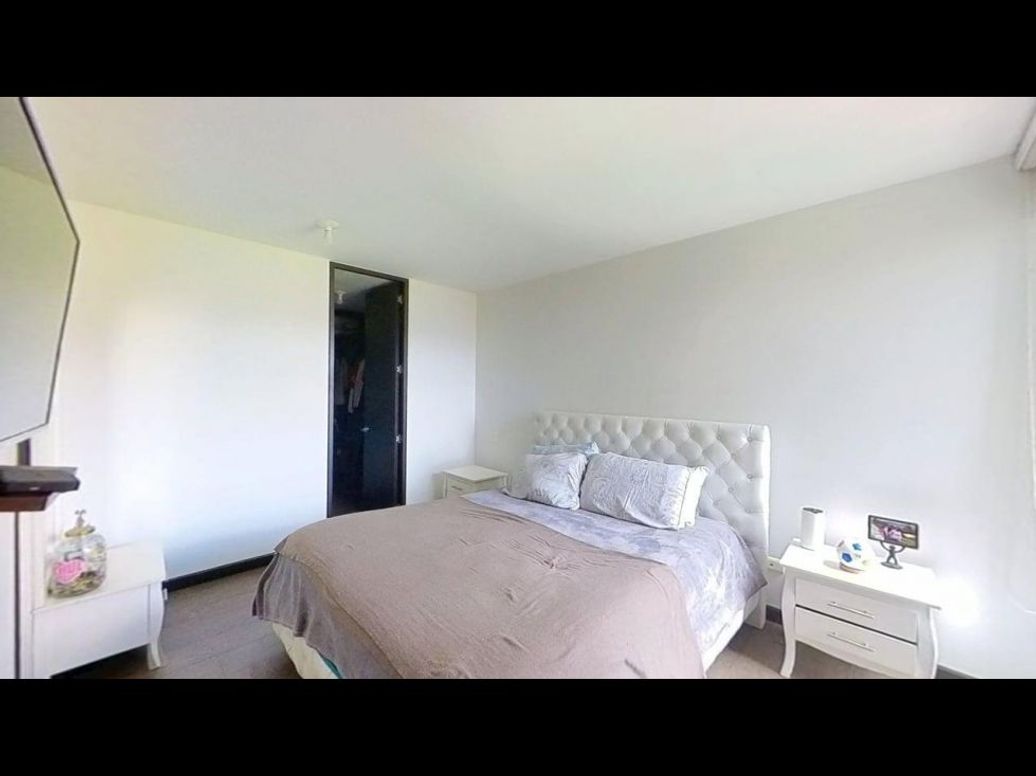Apartamento de 3 alcobas en venta en San Antonio, Bogotá, 82 m² · foto 7 de 19