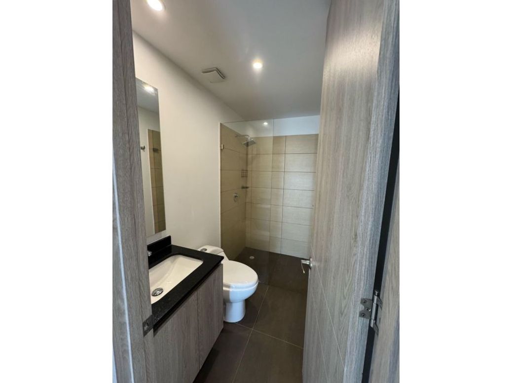 Apartamento de 2 alcobas en venta en Cedritos, Bogotá, 77 m² · foto 6 de 17