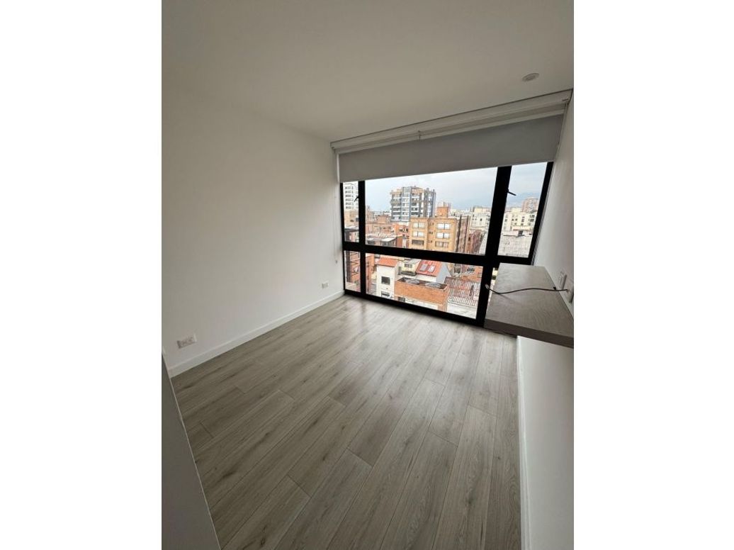 Apartamento de 2 alcobas en venta en Cedritos, Bogotá, 77 m² · foto 2 de 17