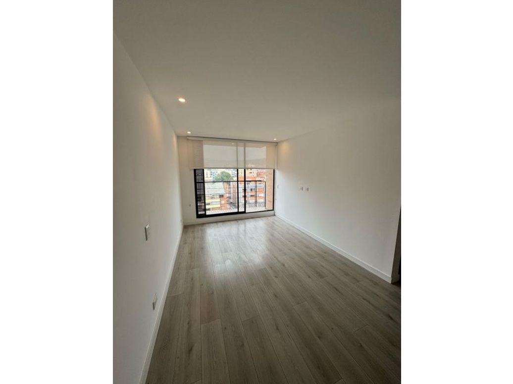 Apartamento de 2 alcobas en venta en Cedritos, Bogotá, 77 m² · foto 3 de 17