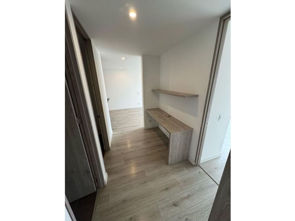 Apartamento de 2 alcobas en venta en Cedritos, Bogotá, 77 m² · foto 11 de 17