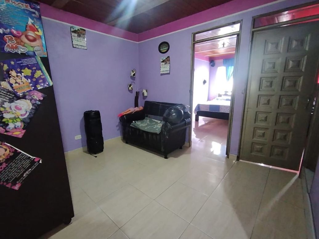 Casa de 6 alcobas en venta en Islandia, Bogotá, 144 m² · foto 8 de 18