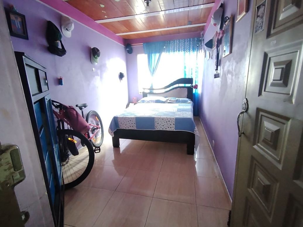 Casa de 6 alcobas en venta en Islandia, Bogotá, 144 m² · foto 13 de 18
