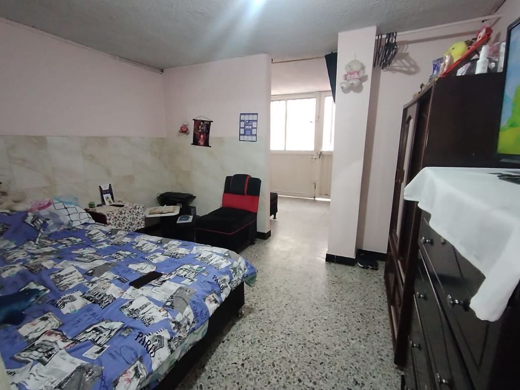 Casa de 6 alcobas en venta en Islandia, Bogotá, 144 m² · foto 17 de 18