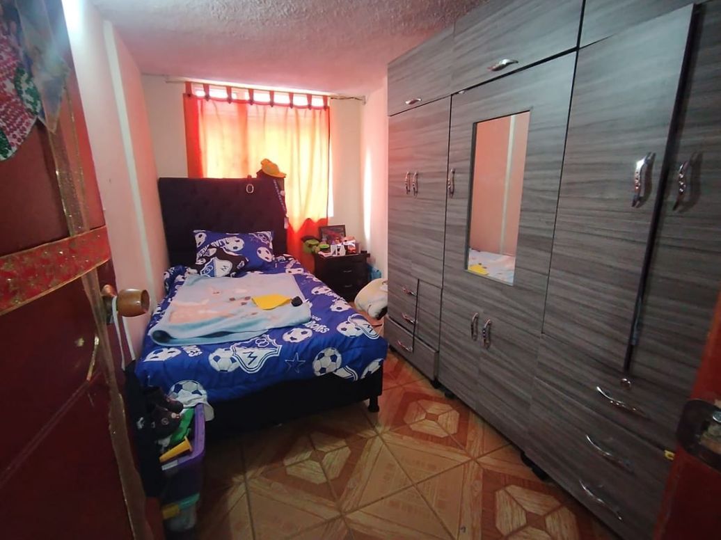 Casa de 6 alcobas en venta en Islandia, Bogotá, 144 m² · foto 10 de 18
