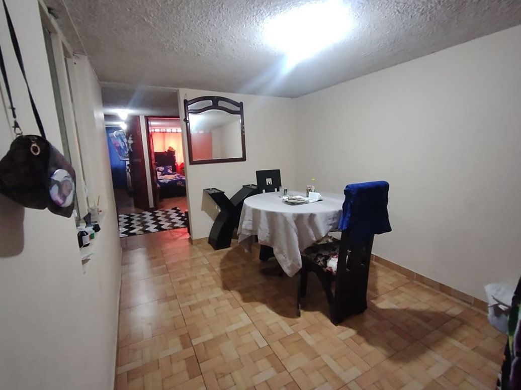 Casa de 6 alcobas en venta en Islandia, Bogotá, 144 m² · foto 2 de 18