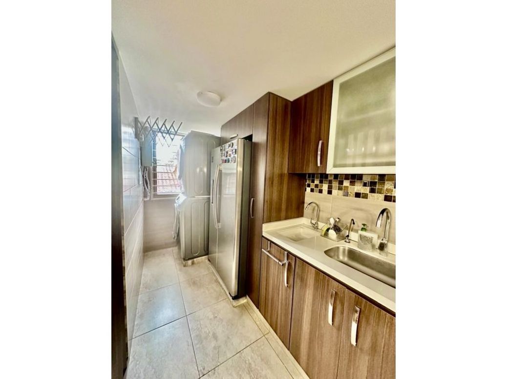 Apartamento de 2 alcobas en venta en Cedro Golf, Bogotá, 65 m² · foto 2 de 15
