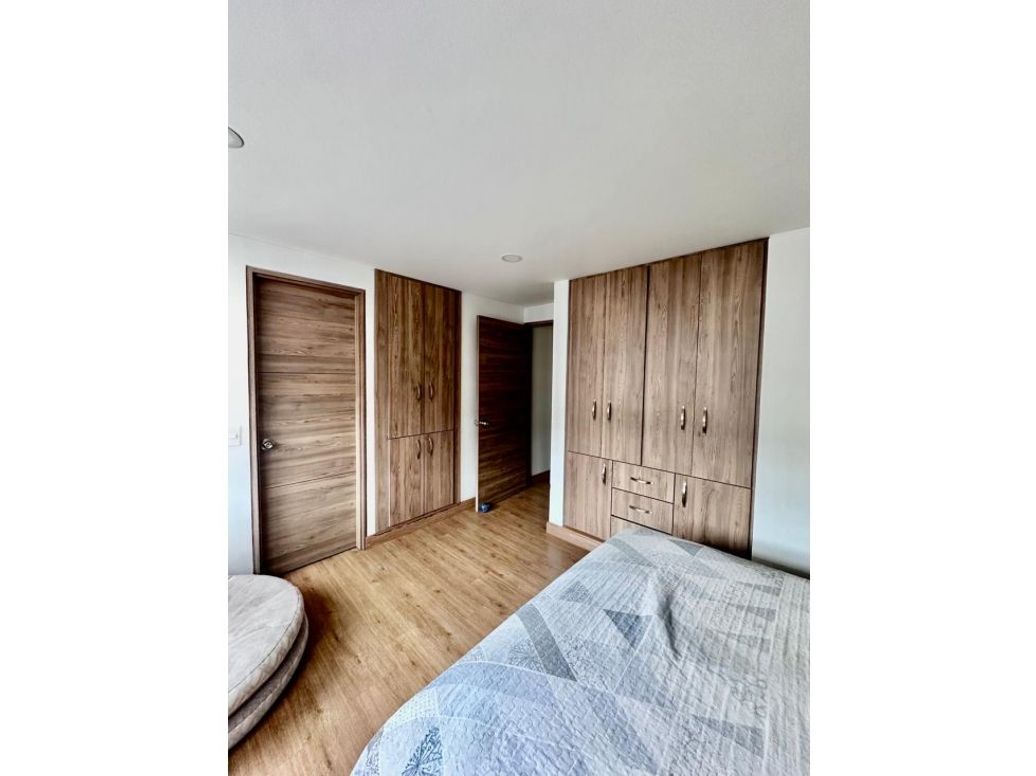 Apartamento de 2 alcobas en venta en Cedro Golf, Bogotá, 65 m² · foto 8 de 15