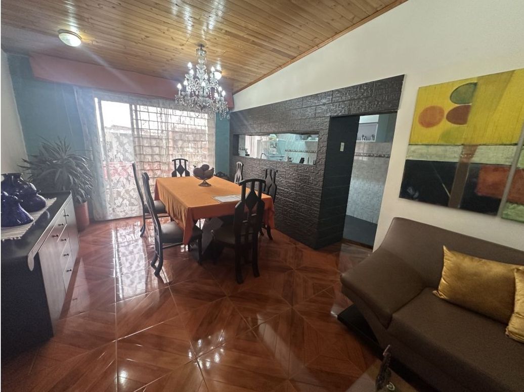 Casa de 5 alcobas en venta en 11 De Noviembre, Bogotá, 650 m² · foto 9 de 20