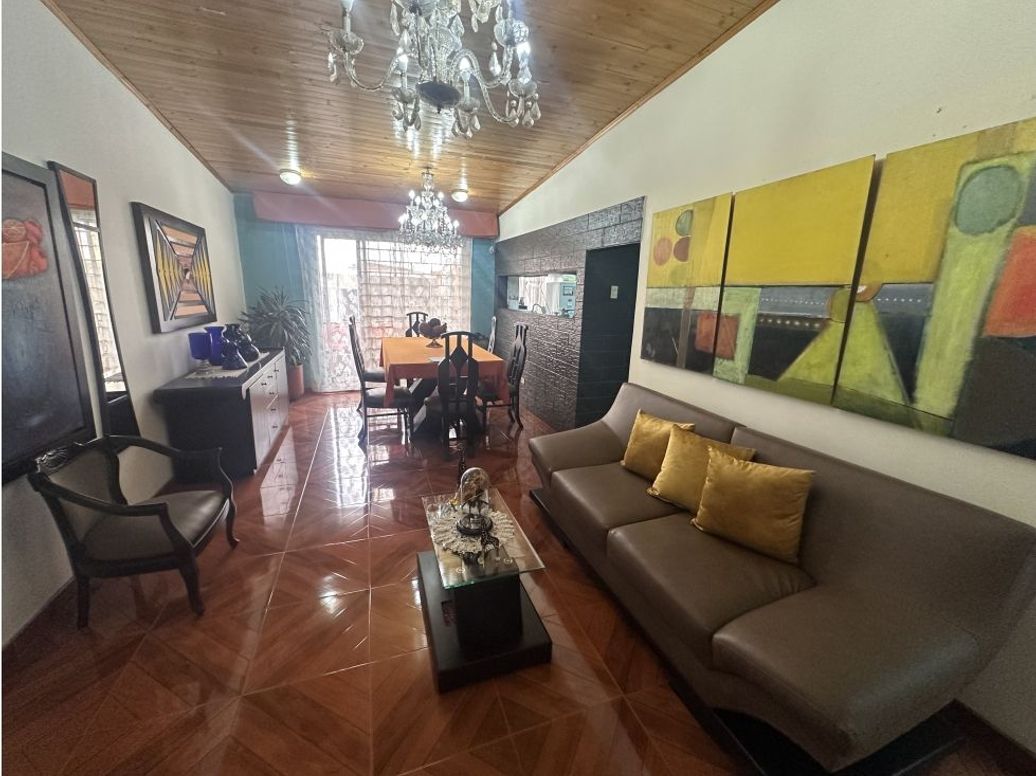 Casa de 5 alcobas en venta en 11 De Noviembre, Bogotá, 650 m² · foto 10 de 20