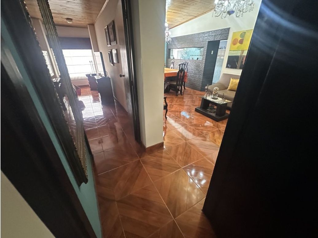 Casa de 5 alcobas en venta en 11 De Noviembre, Bogotá, 650 m² · foto 11 de 20