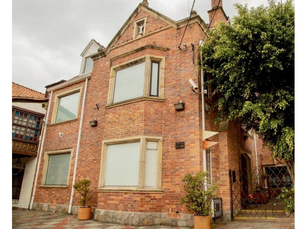 Casa de 3 alcobas en venta en Quinta Camacho, Bogotá, 392 m² · foto 3 de 20