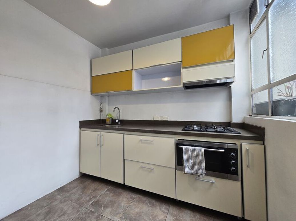 Apartamento de 2 alcobas en venta en Quinta Camacho, Bogotá, 93 m² · foto 3 de 20