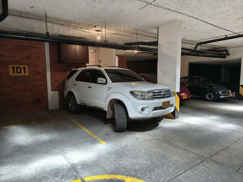 Apartamento de 1 alcoba en venta en El Retiro, Bogotá, 144 m² · foto 18 de 19