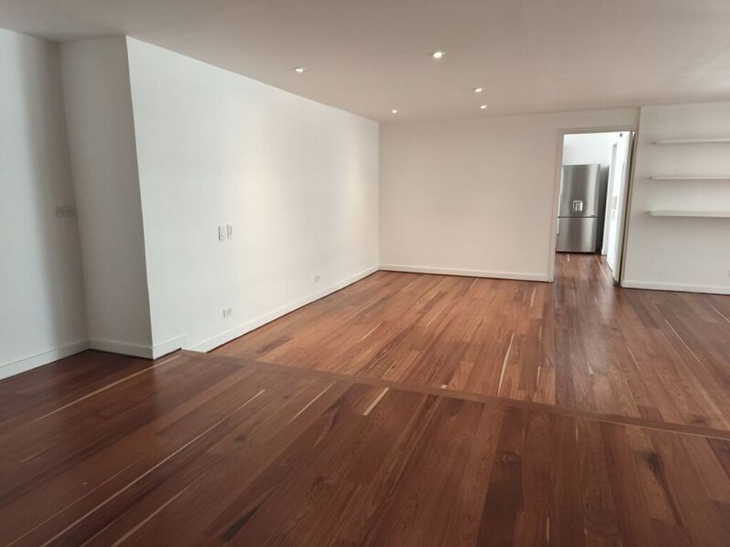 Apartamento de 1 alcoba en venta en El Retiro, Bogotá, 144 m² · foto 2 de 19