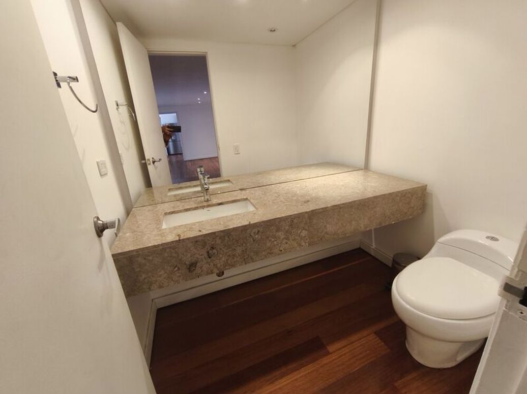 Apartamento de 1 alcoba en venta en El Retiro, Bogotá, 144 m² · foto 3 de 19